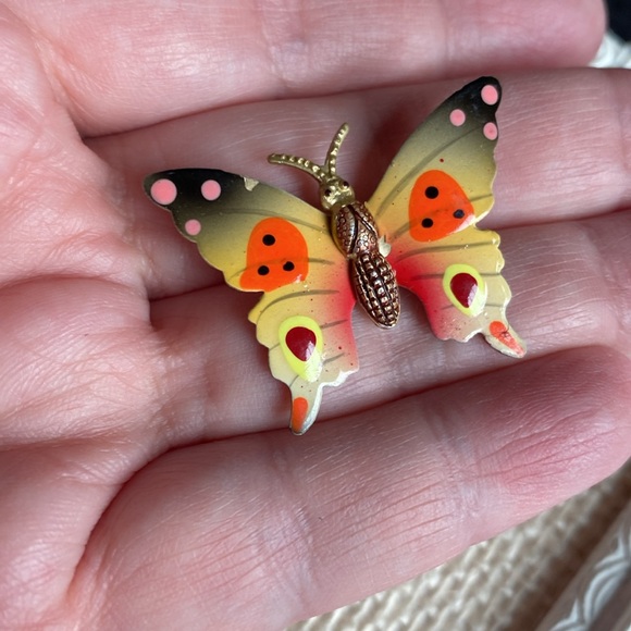 Vintage Korean Enameled Metal Brooch Pin Butterfly - Picture 2 of 5